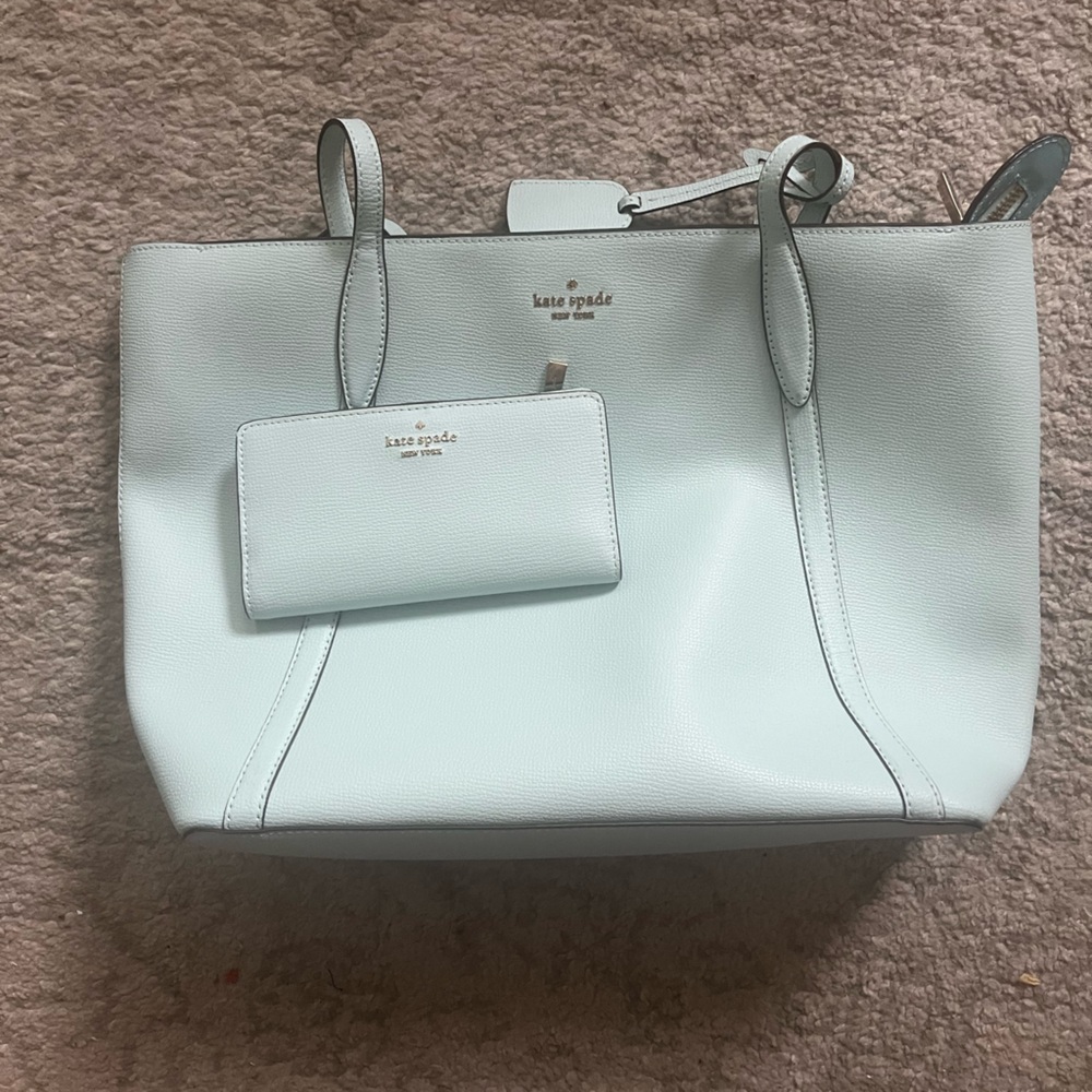 Kate Spade Blue Leather Tote Bag with Structured Design - Picture 2 of 10